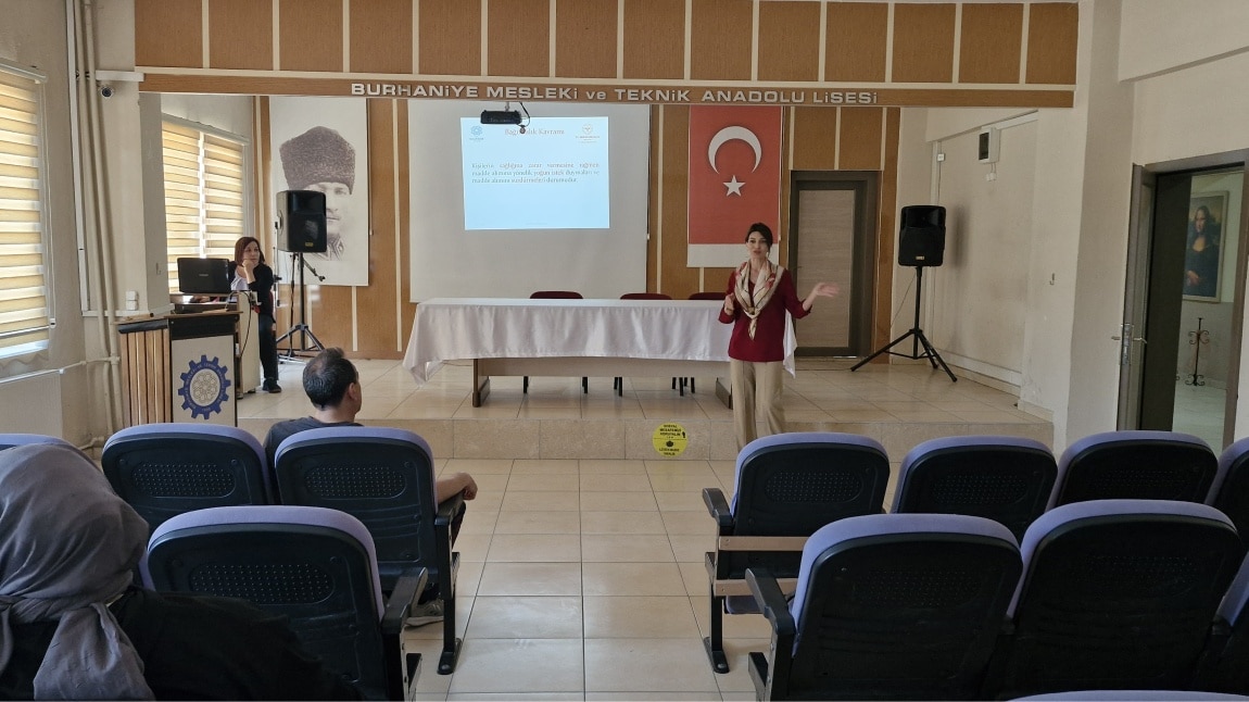 Öğretmenlerimize Madde Bağımlılığı Konulu Bilgilendirme Semineri